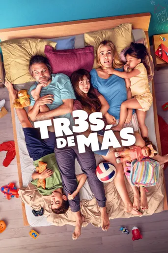 Tres de más海报